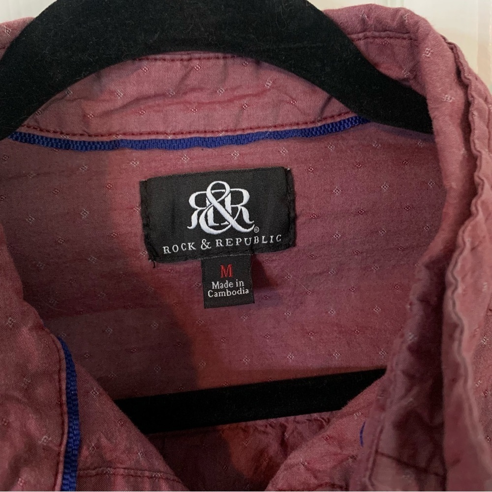 Rock & Republic Burgundy Textured Button Down Long Sleeve Shirt, size M - Picture 2 of 8